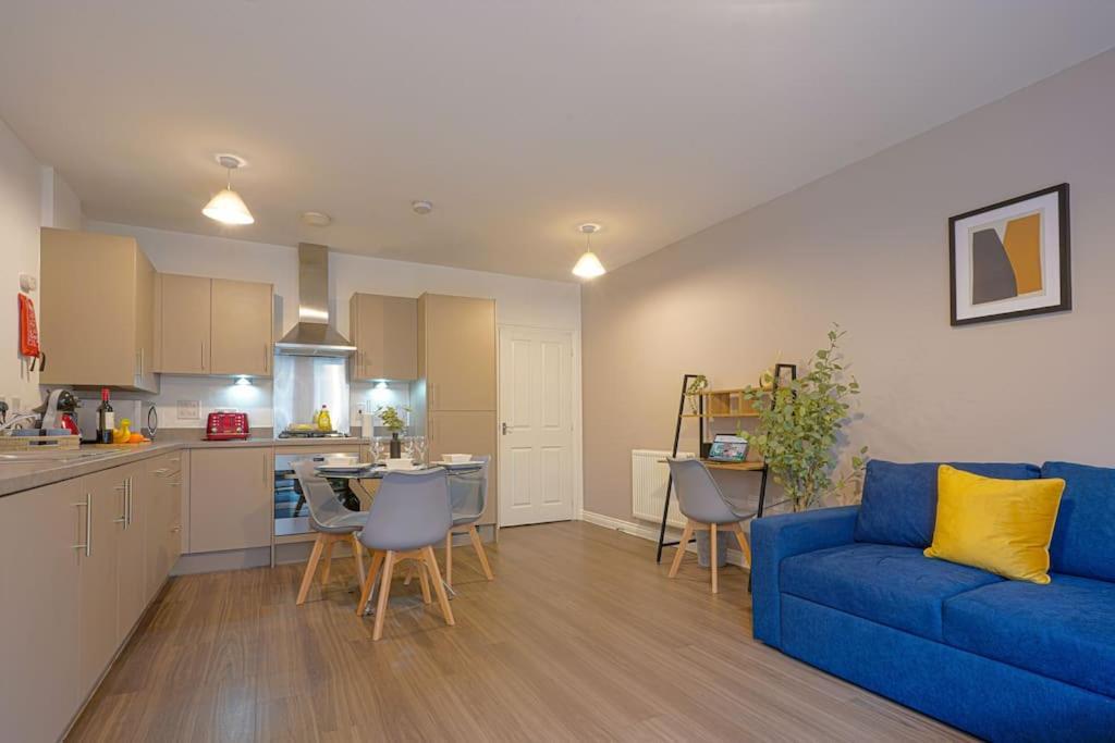 Luxury Campbell Park Apartments In Central Mk With Balcony, Free Parking & Smart Tv With Netflix By Yoko Property Milton Keynes Exterior foto